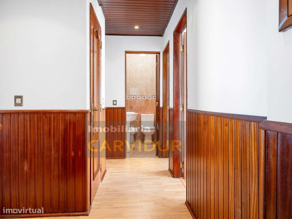 Moita T3 Boas áreas e excelente localização-10