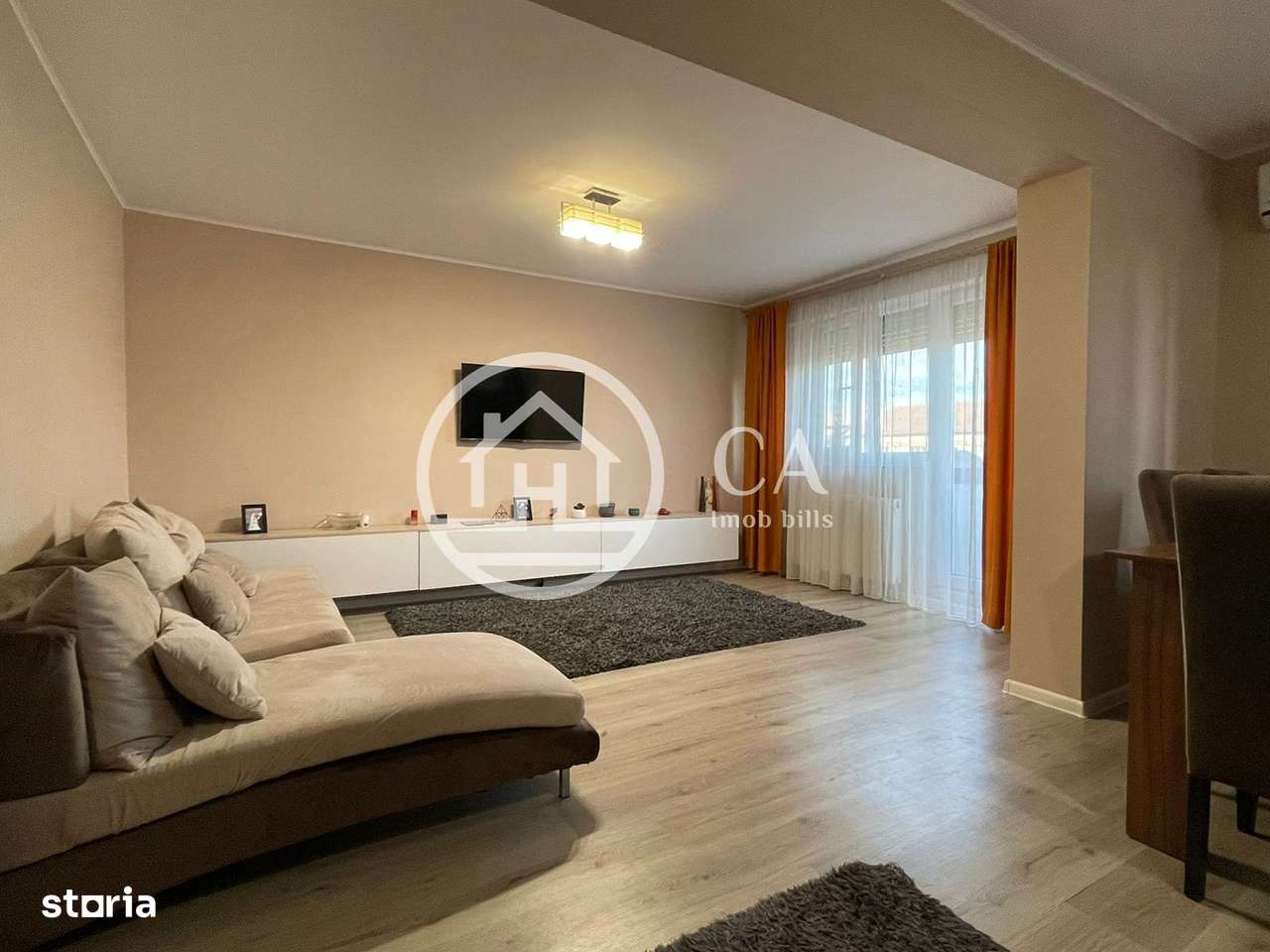 Apartament de vânzare cu 3 camere în zona Rogerius, Oradea - Imagine principală: 3/15