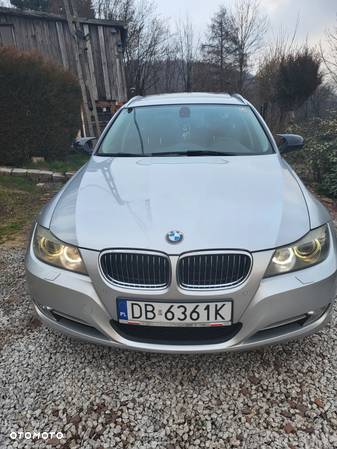 BMW Seria 3 330d xDrive DPF Touring - 8