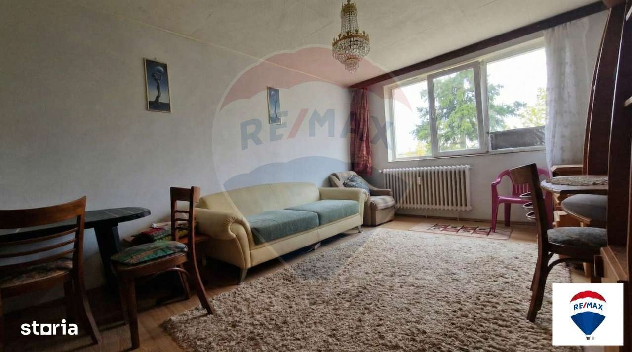 Apartament cu 4 camere de vânzare în zona Ozana-1