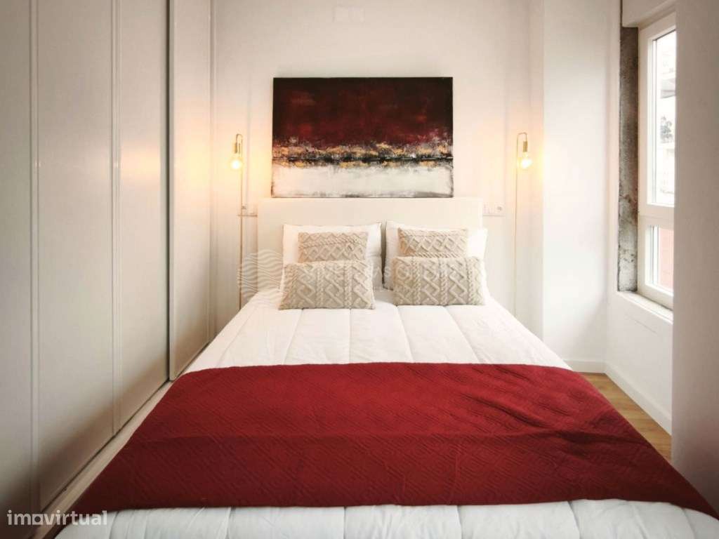 Apartamento T3 totalmente remodelado, com arrecadação, em Benfica.-19