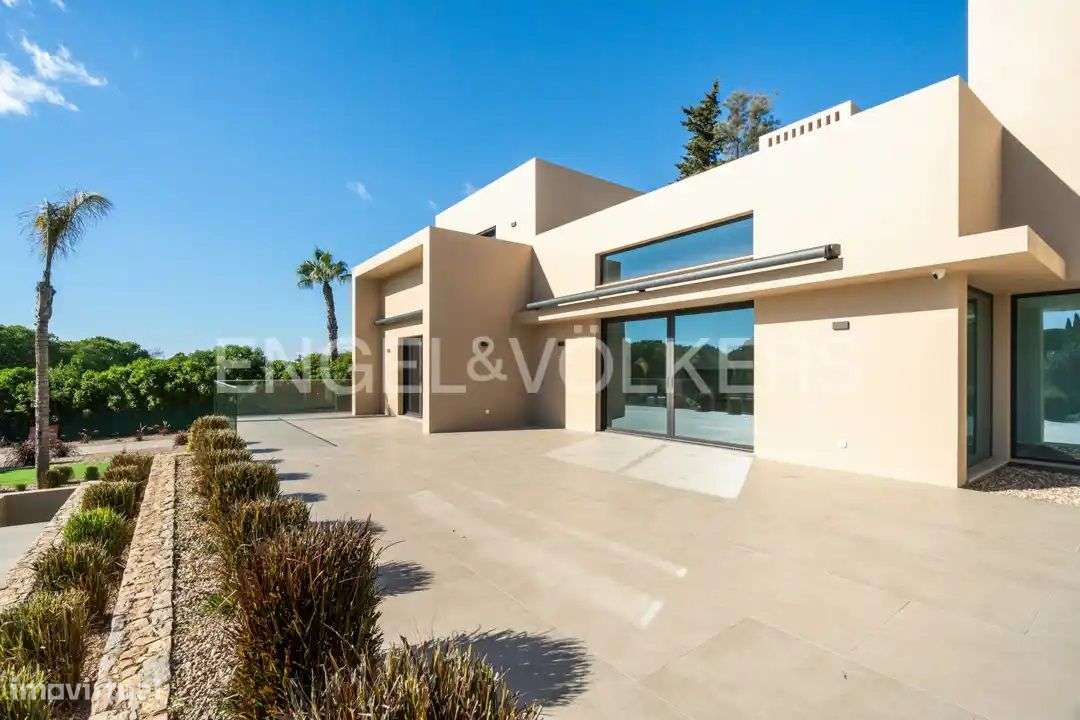 Moradia V4 Exclusiva perto do Carvoeiro-6