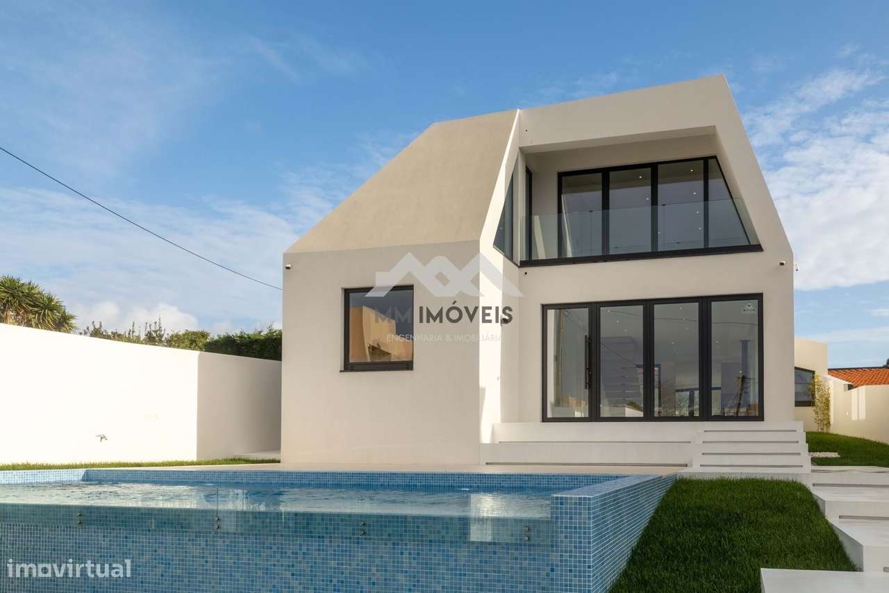 Moradia T3+1 | NOVA | Piscina | Francelos | 4 Frentes | Box | Praia-12