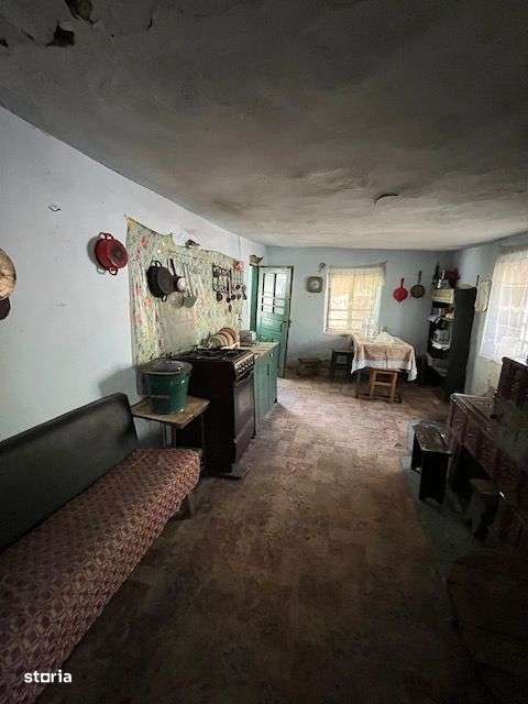 Casa veche cu teren generos in com. Rosiile, Jud. Valcea-10