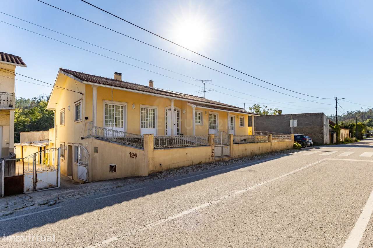Moradia T5 com Jardim e Vista para o Rio em Venda de São José, Alberga-36