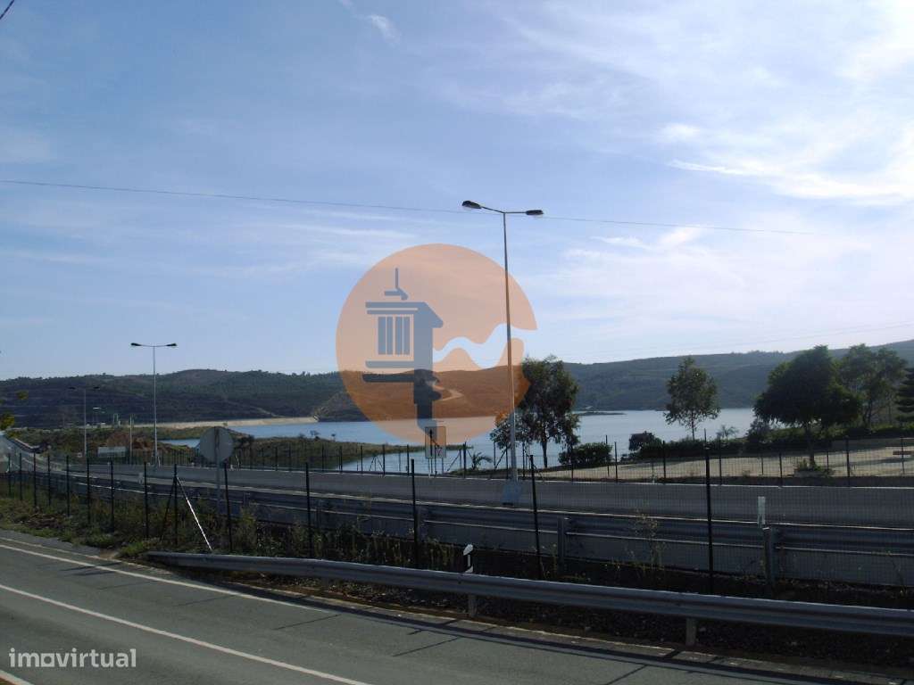 Casa Térrea com 80 m2 para reconstruir com 3 Divisões em Corte Nova... - Grande imagem: 5/20