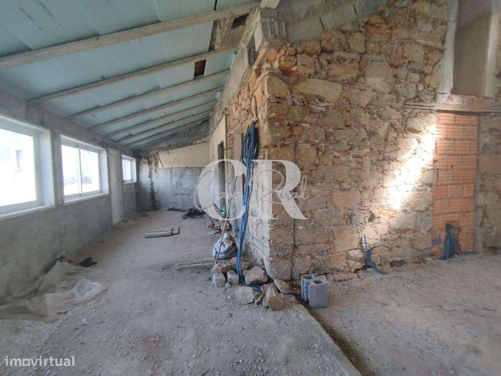 Moradia para restaurar-21