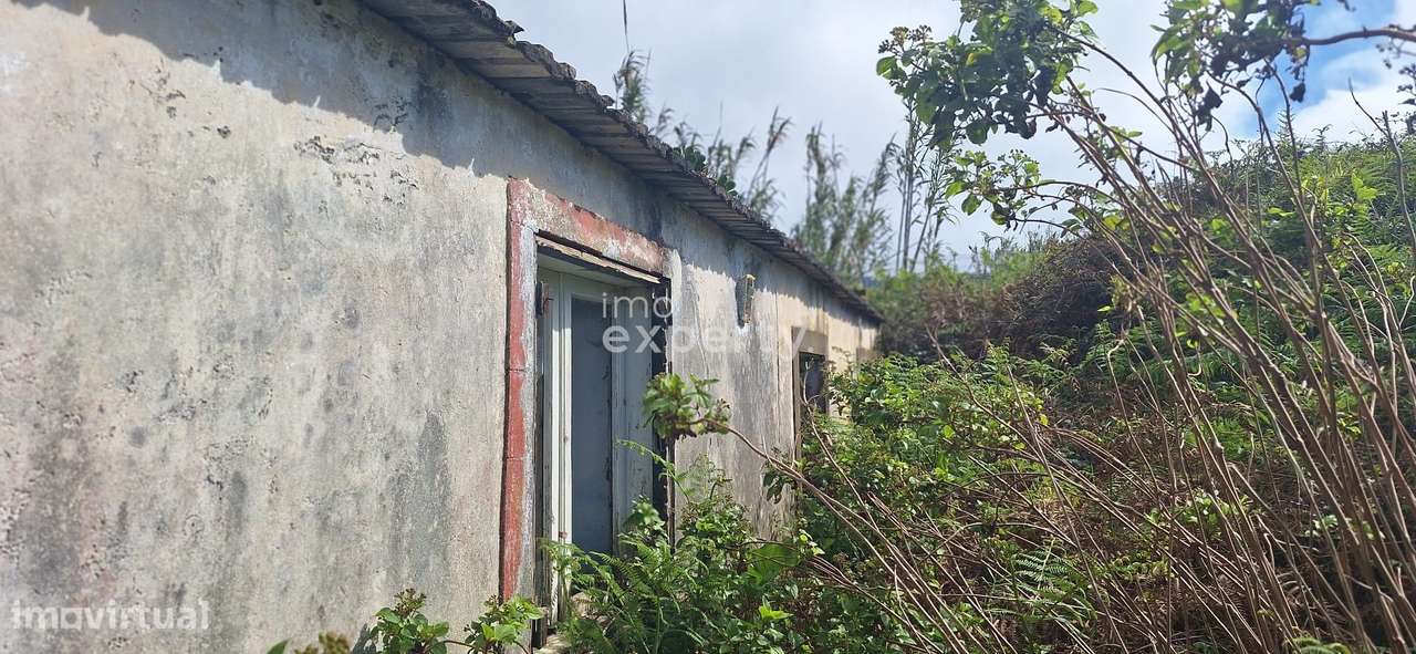 Moradia T2  em ruína para recuperar na Calheta, Madeira - Grande imagem: 2/24