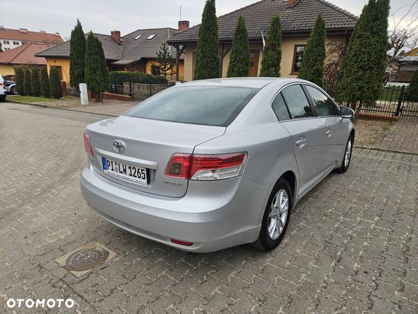 Toyota Avensis 1.8 Comfort - 4