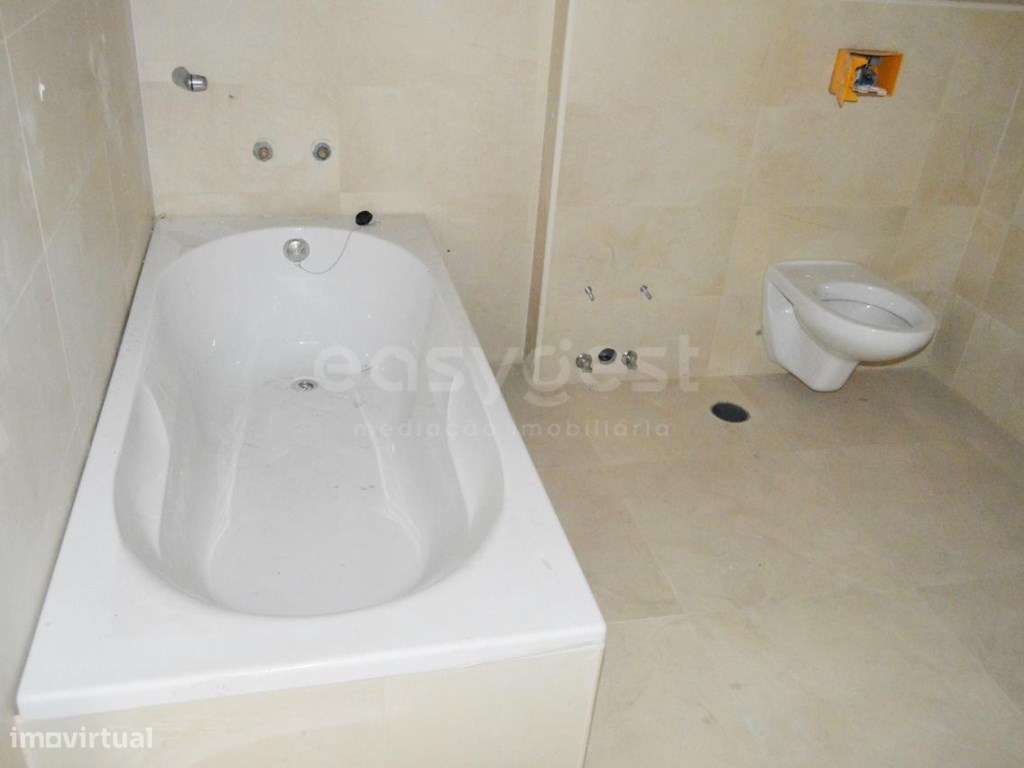 Apartamento T3 localizado em zona preferencial de Torres Novas - Grande imagem: 2/14