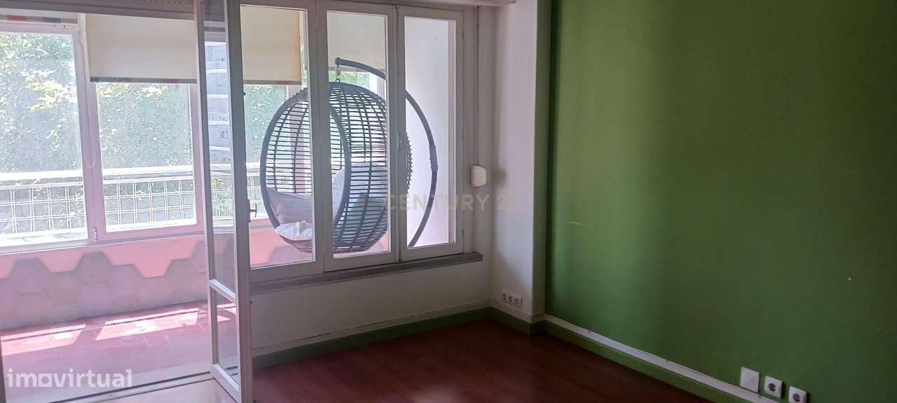 Apartamento T2 +1 Duplex em Alvalade, Lisboa - Oportunidade Única-3