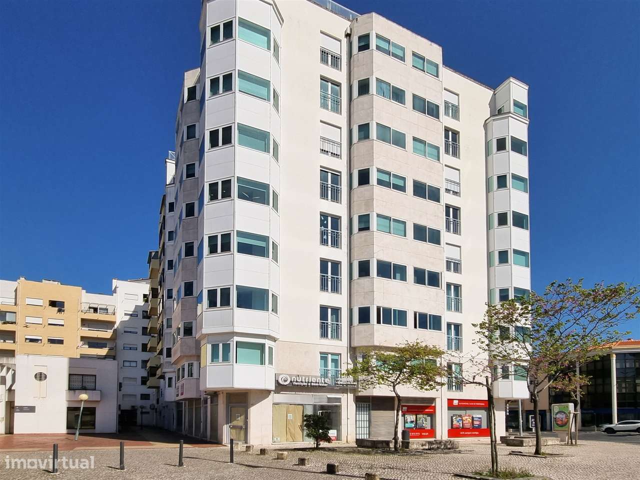 Arrenda-se Loja em Leiria com localização privilegiada! - Grande imagem: 1/20