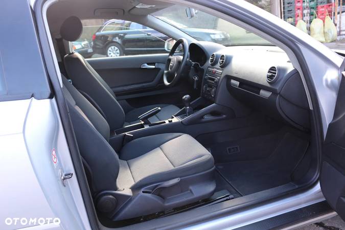 Audi A3 1.6 FSI Attraction - 7