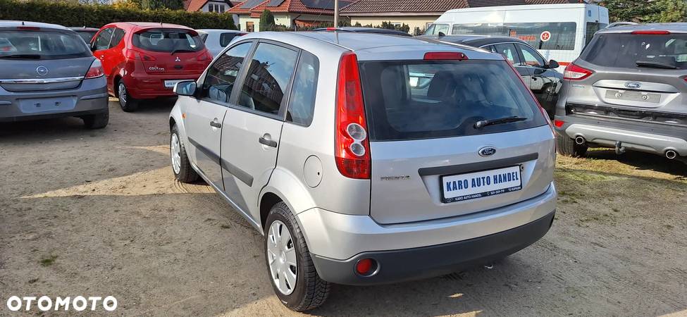 Ford Fiesta 1.3 Ambiente - 8