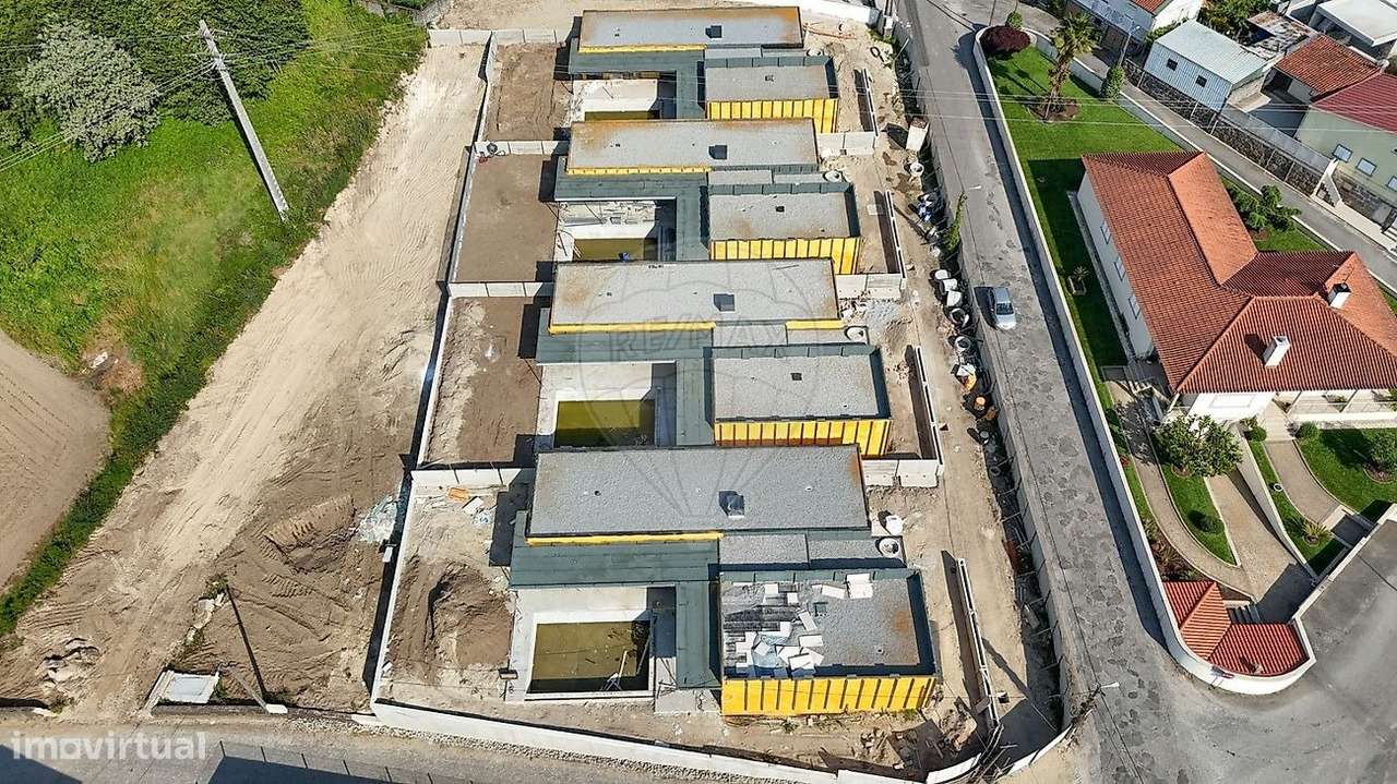 Moradia T3 Térrea de Luxo com Piscina – Tebosa - Grande imagem: 2/3