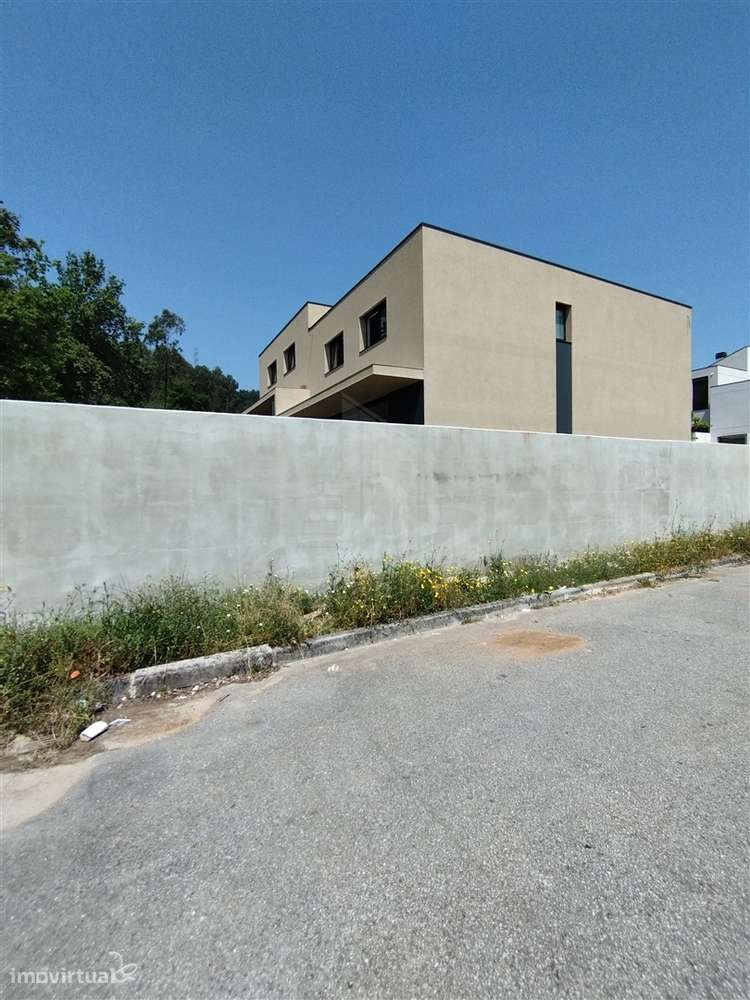 Gaveto de 2 pisos em avançado estado de construção - Grande imagem: 4/18