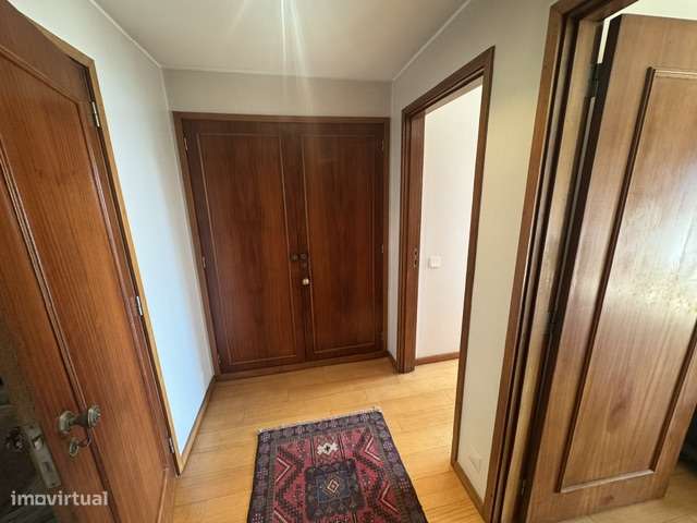 Apartamento T5 na Rua do Campo Alegre-42