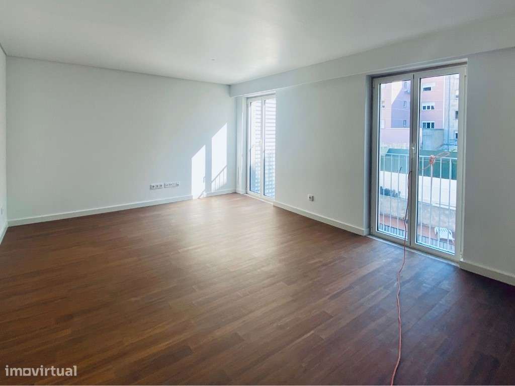 Apartamento T2, varanda, Anjos Lisboa-33