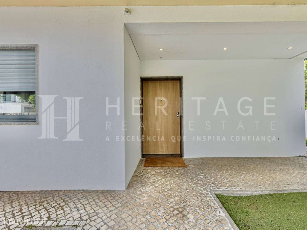 Moradia Isolada T4 com Garagem e Espaço Exterior em Santo António d...-39