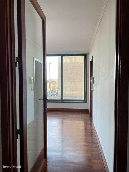 Arrendo T1 Leça da Palmeira  lugar/garagem arrumos - Grande imagem: 5/12