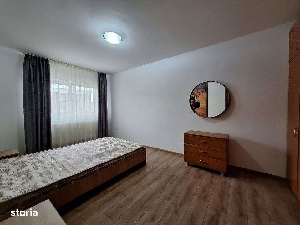 Apartament cu 2 camere, decomandat, parcare, zona Eroilor - Imagine principală: 5/8