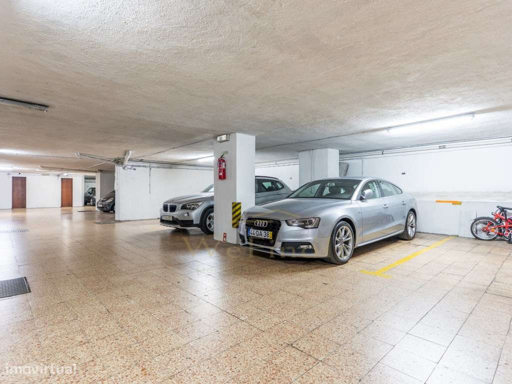 Charmoso e elegante T2, totalmente remodelado, com estacionamento e...-13