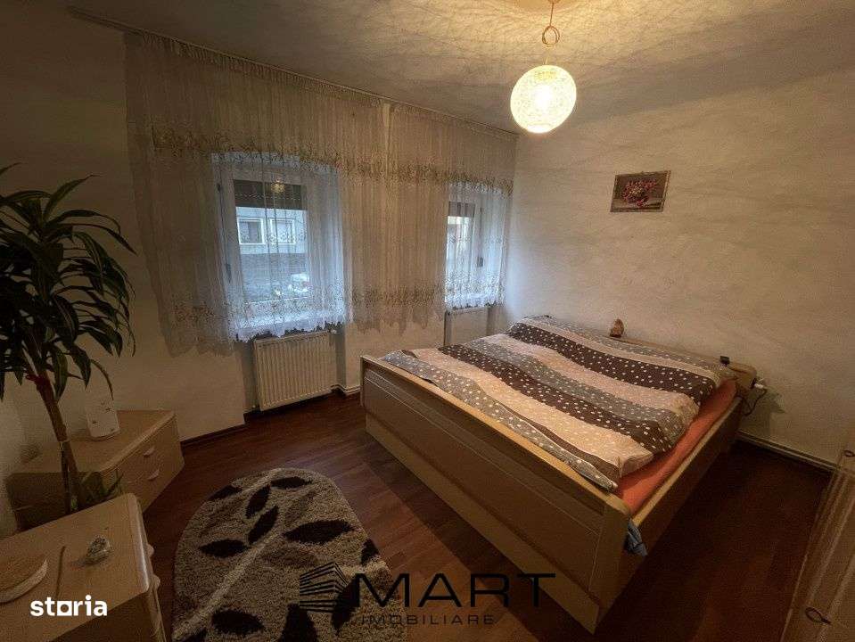 Casa cu doua apartamente si curte zona Turnisor - Imagine principală: 5/13