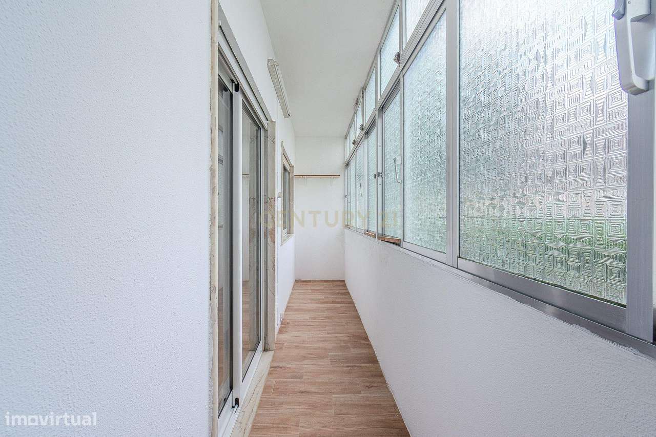 *Oportunidade: Apartamento T2 Remodelado na Baixa de Faro!*-28