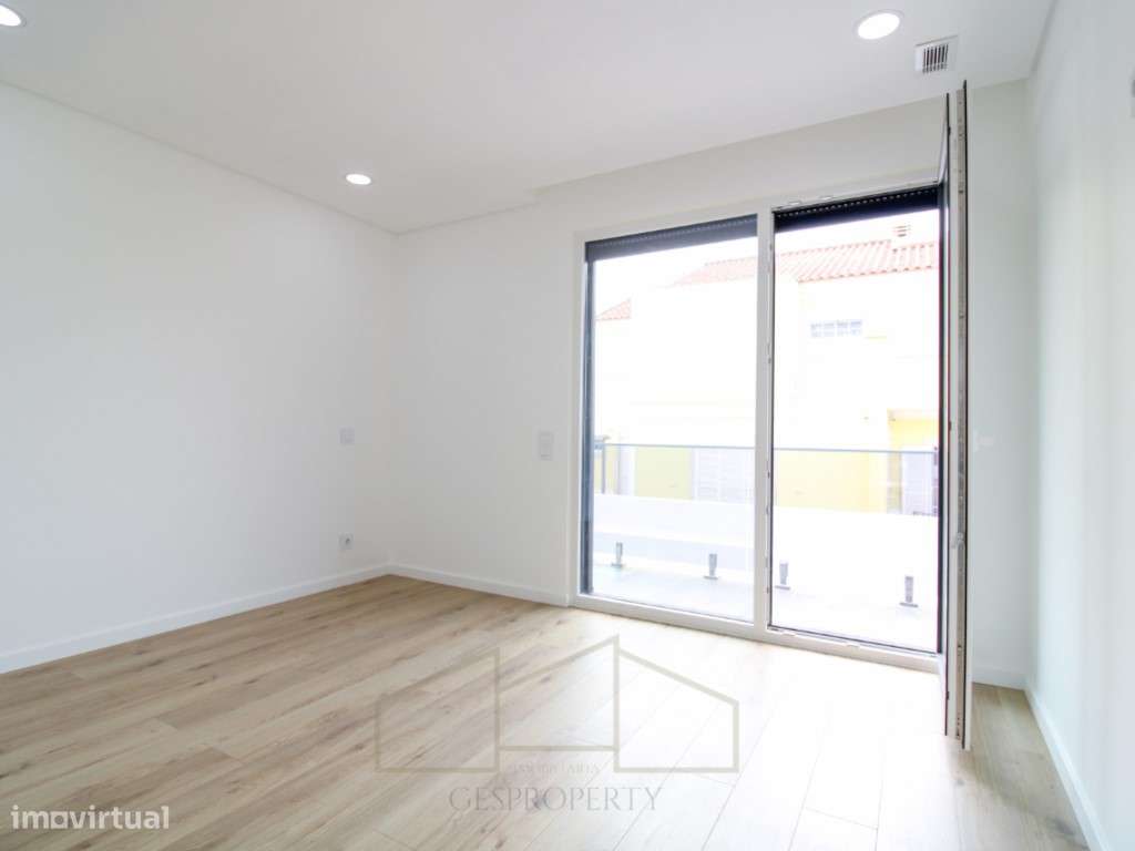 Moradia Isolada T4 - inserida em lote 420m2 - Aldeias de Irmaos - A...-32