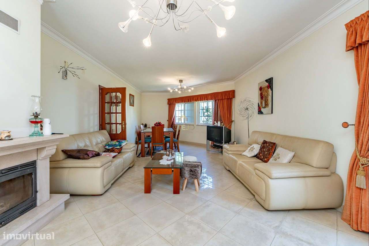 Fantastica Moradia T6 São João da Talha-13