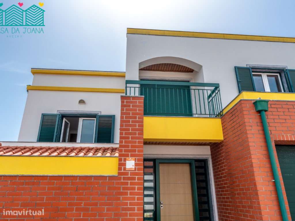 Moradia T5 com Jardim e Garagem em Oeiras-35