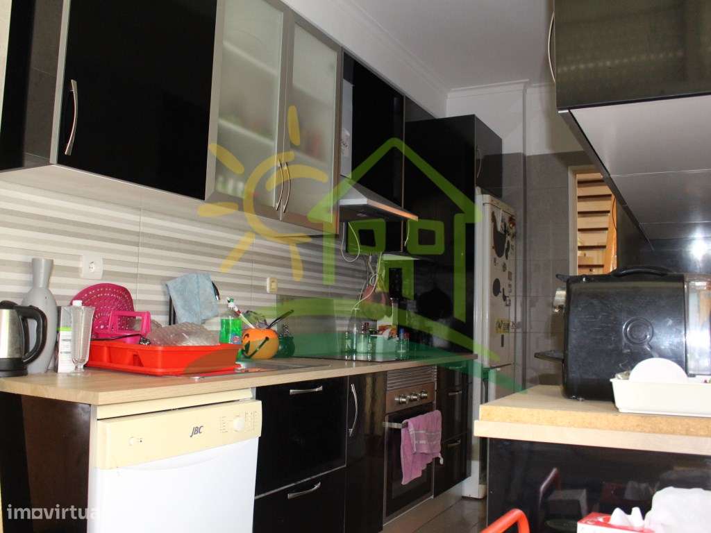 Apartamento T3+2 em Olival Basto - Oportunidade Única com Sótão-20