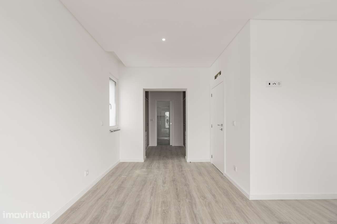 Moradia independente T4+1 nova c/piscina a 20 minutos Lisboa-25