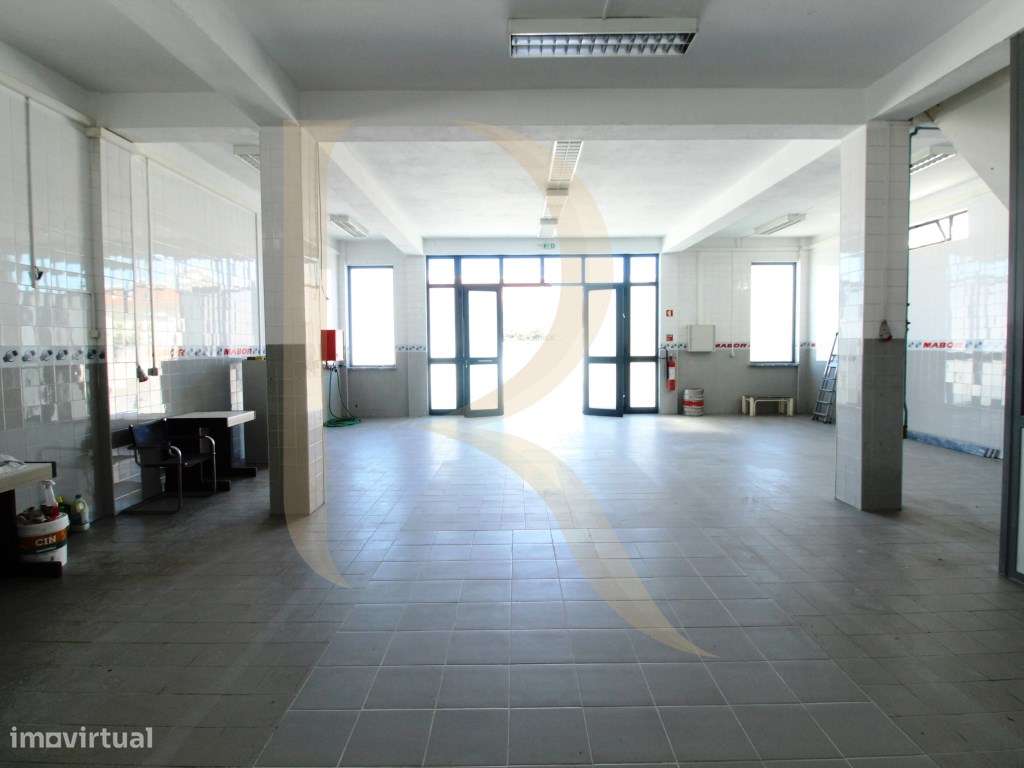 Armazém industrial isolado com logradouro em Fernão Ferro - Grande imagem: 4/13