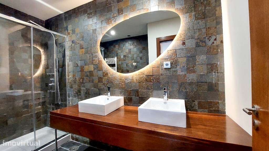 Moradia V4+1 em Banda com Piscina - Dume, Braga-18