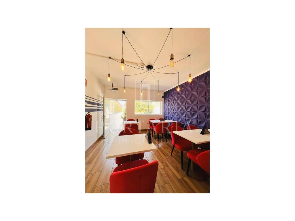 Café \ Restaurante para Trespasse no Centro de Aveiro-15
