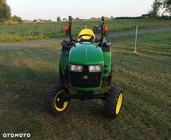 John Deere 2032r - 4