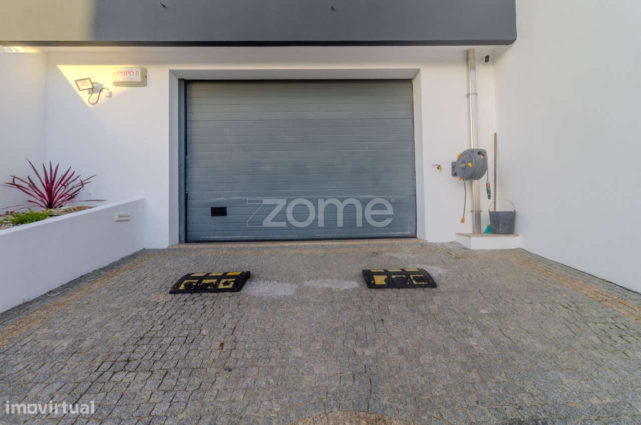 Moradia T4 Piscina e Vista Rio na Encosta do Douro-40