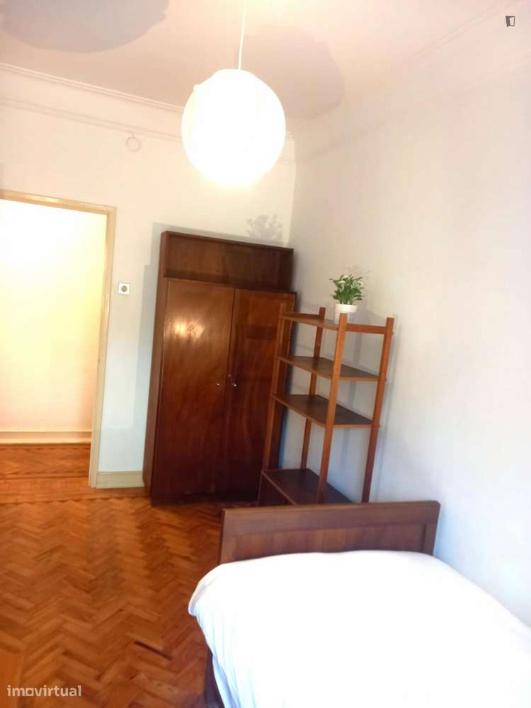Quarto - localizado em Entrecampos Lisbon - Grande imagem: 5/6