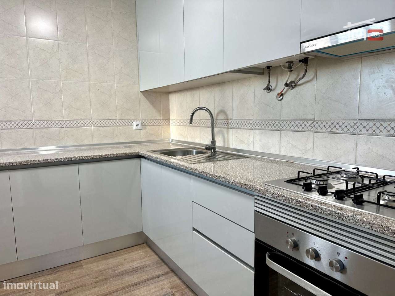 Fantástico Apartamento T3 Remodelado - Afonsoeiro - Grande imagem: 2/28