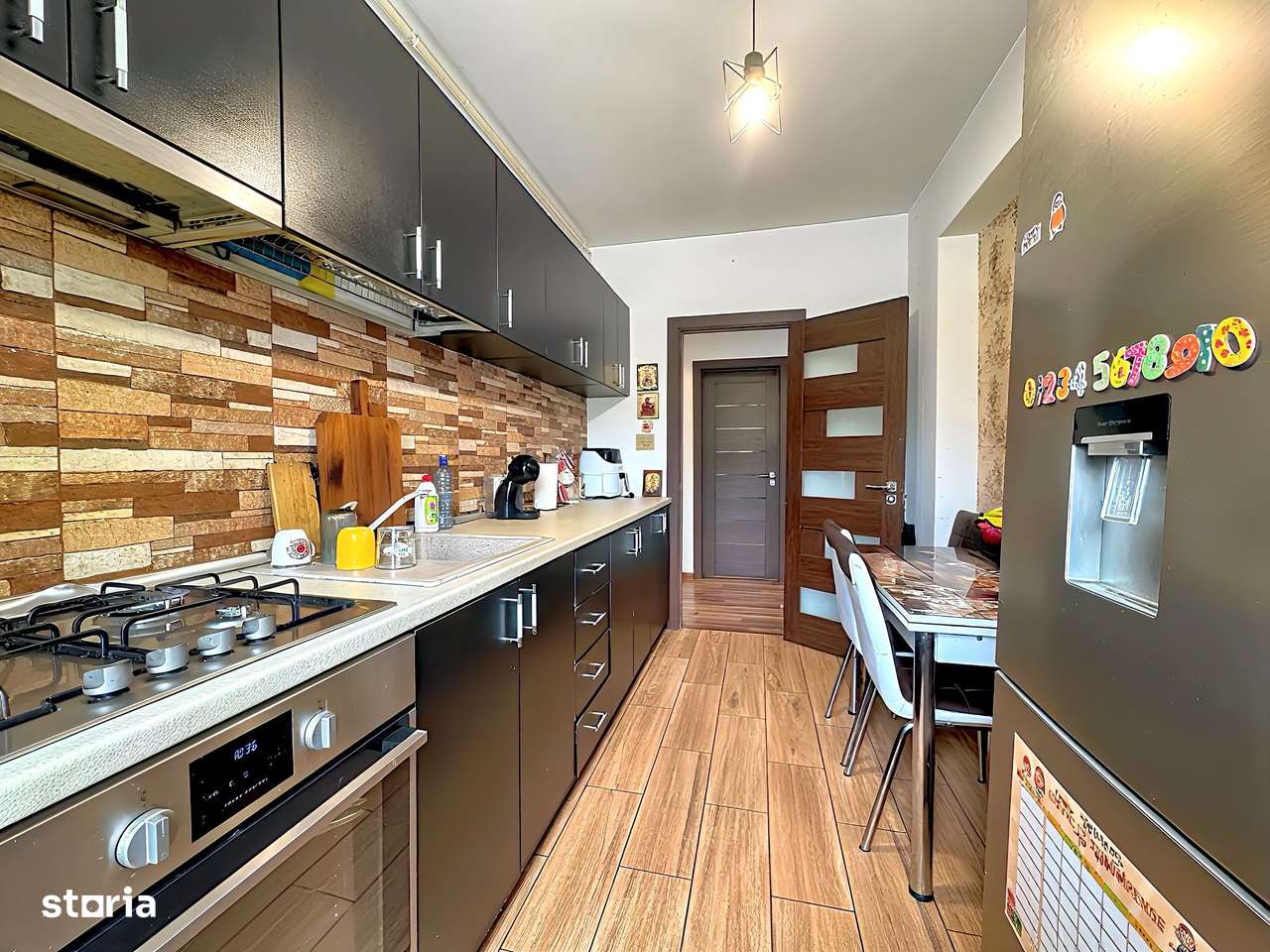 Apartament 3 camere decomandat bucatarie inchisa 2 bai Parcul Teilor