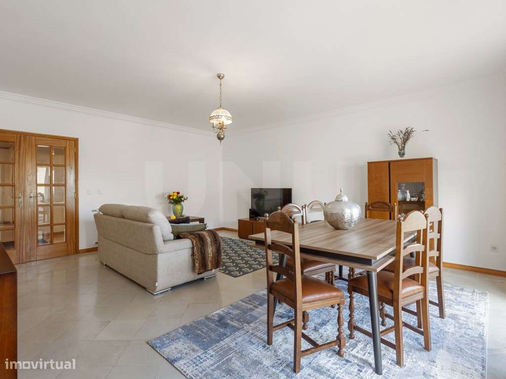 Moradia T2 com piscina e vista mar para venda em Santa Cruz.-13