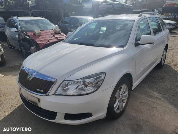 Dezmembram/Piese Skoda Octavia 2 Facelift - 5