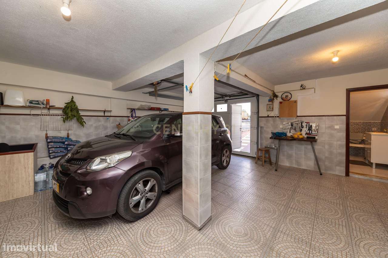 Andar de Moradia T4 com Garagem e Logradouro em Corroios, Seixal, Setú - Grande imagem: 3/43