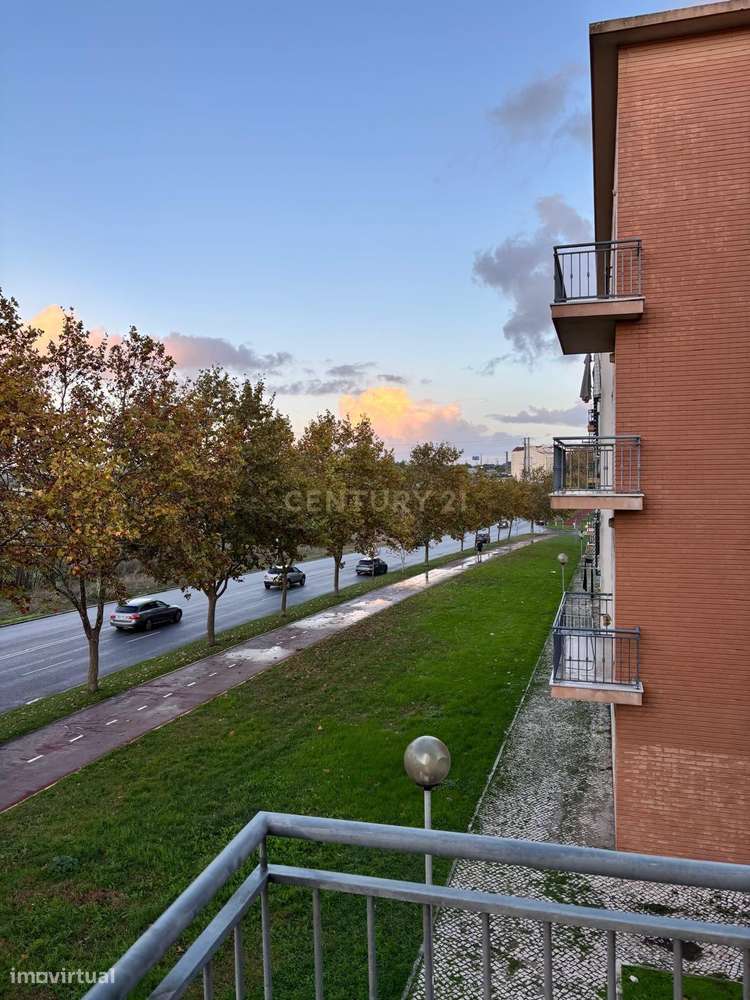 Apartamento Luxuoso com Vista Panorâmica em Montijo-14