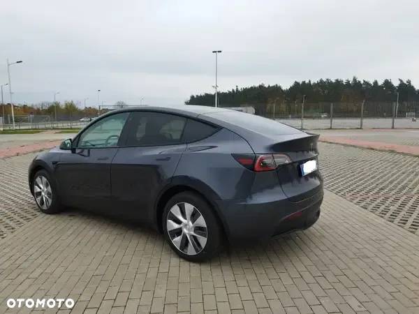 Tesla Y Model Long Range Dual Motor AWD - 3