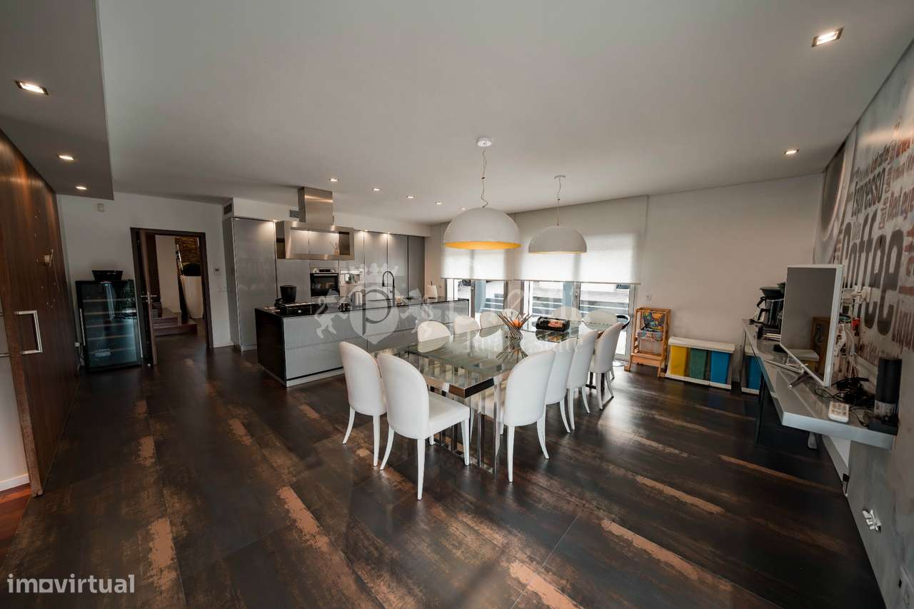 Moradia T4 com Vistas Deslumbrantes em Guimarães-11