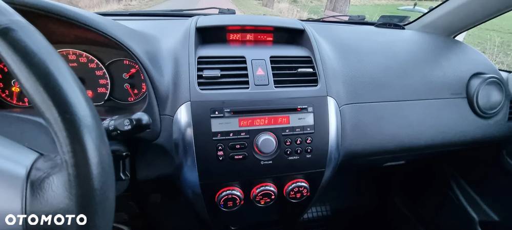 Suzuki SX4 1.6 Premium Outdoor - 3