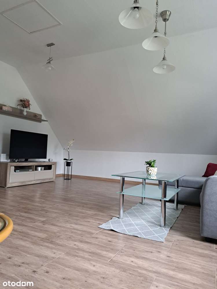 Dom nad jeziorem, całoroczny, nasadzenia, fotowotaika, media, wiata-8