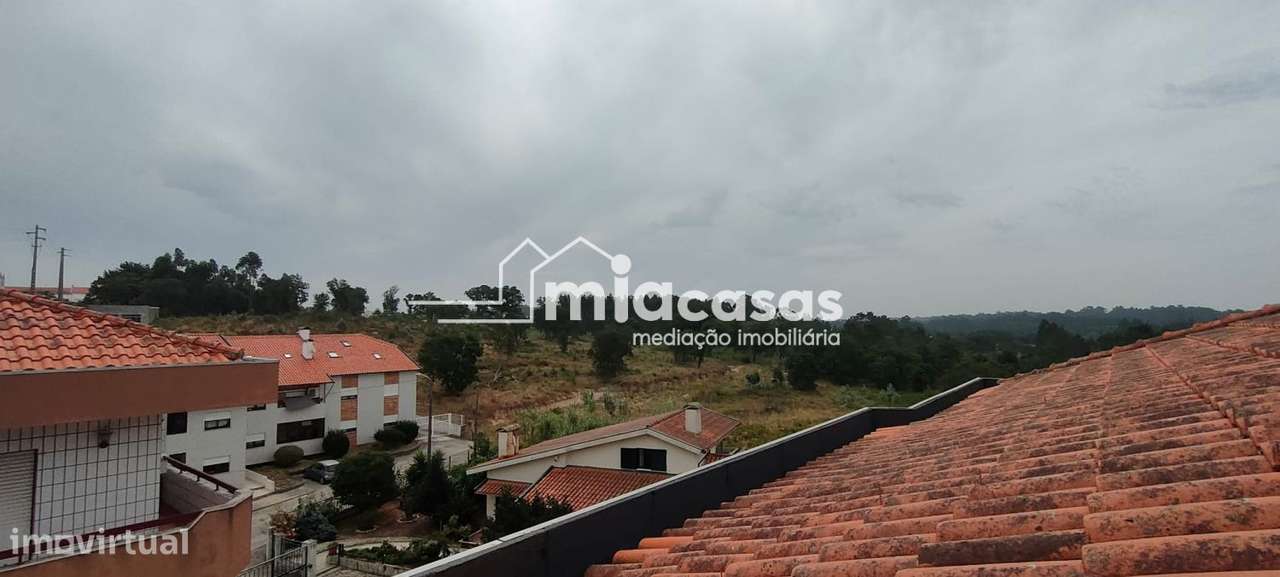 APARTAMENTO T3 DUPLEX - OIÃ-36
